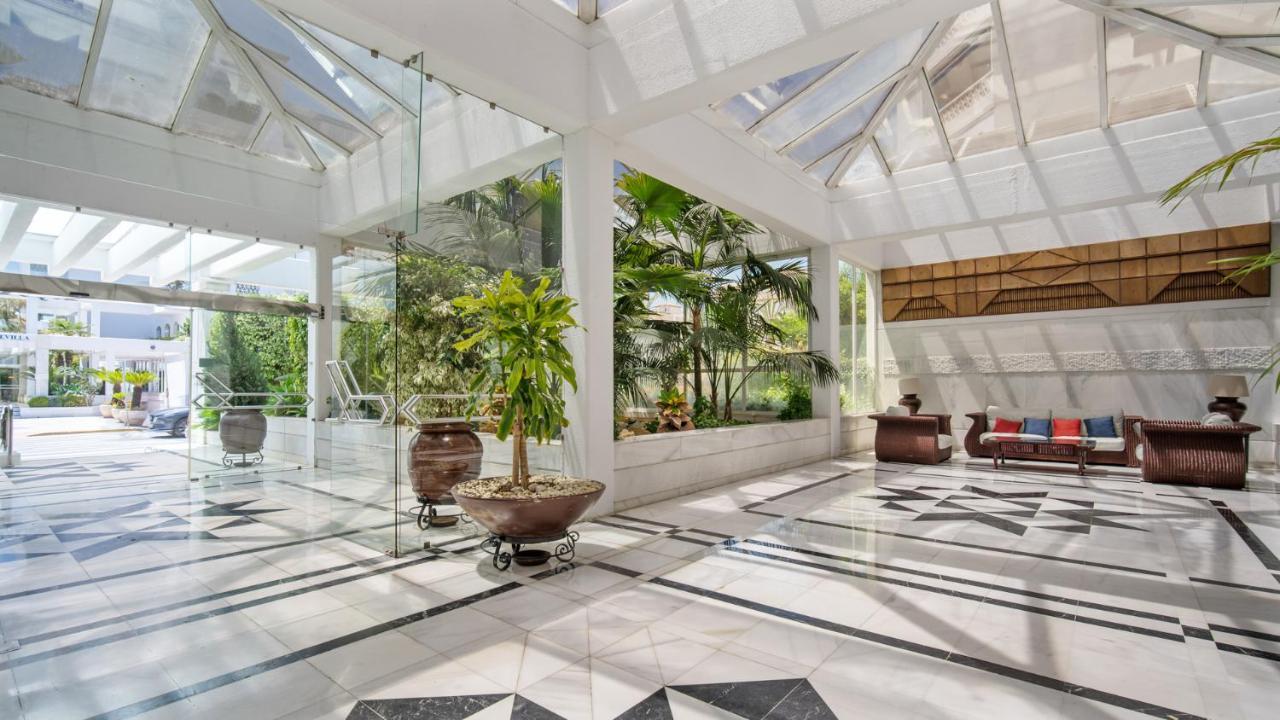 De 2 En Gaviotas - Puerto Banús * Marbella